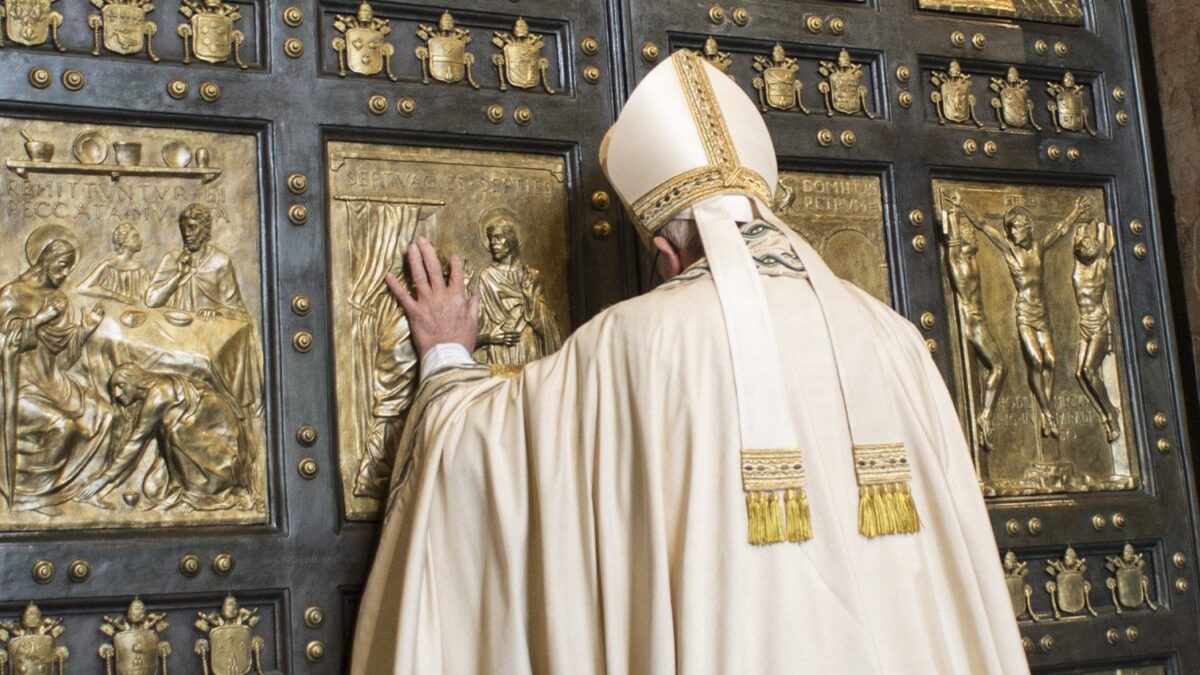 O Papa e a Porta Santa